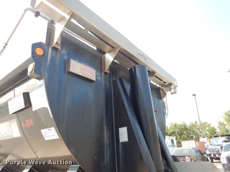 image for item DI8300 2000 Travis end dump trailer