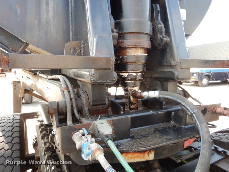 image for item DI8300 2000 Travis end dump trailer