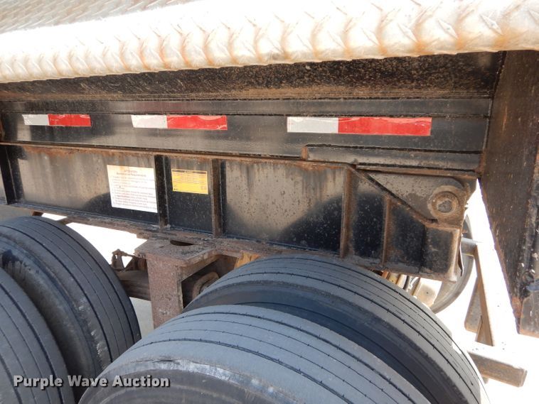 image for item DI8300 2000 Travis end dump trailer