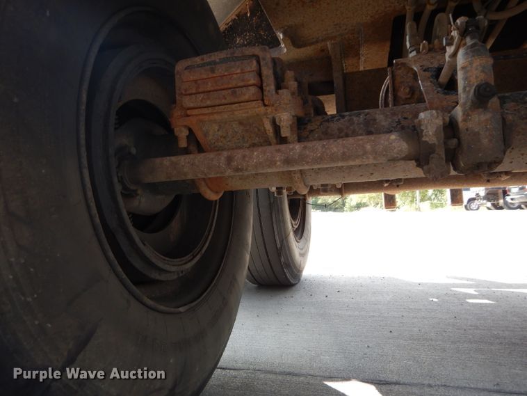 image for item DI8300 2000 Travis end dump trailer