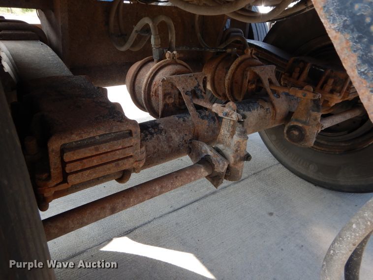 image for item DI8300 2000 Travis end dump trailer