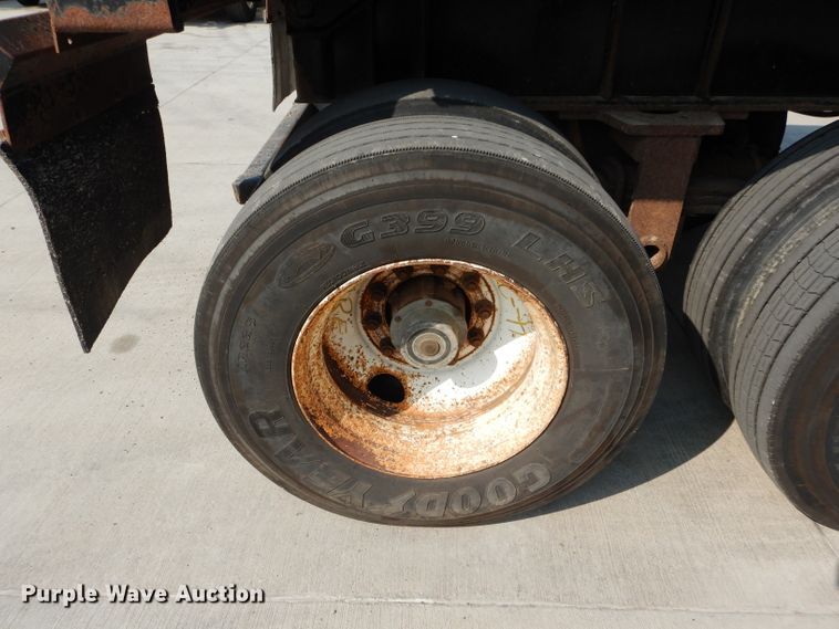 image for item DI8300 2000 Travis end dump trailer