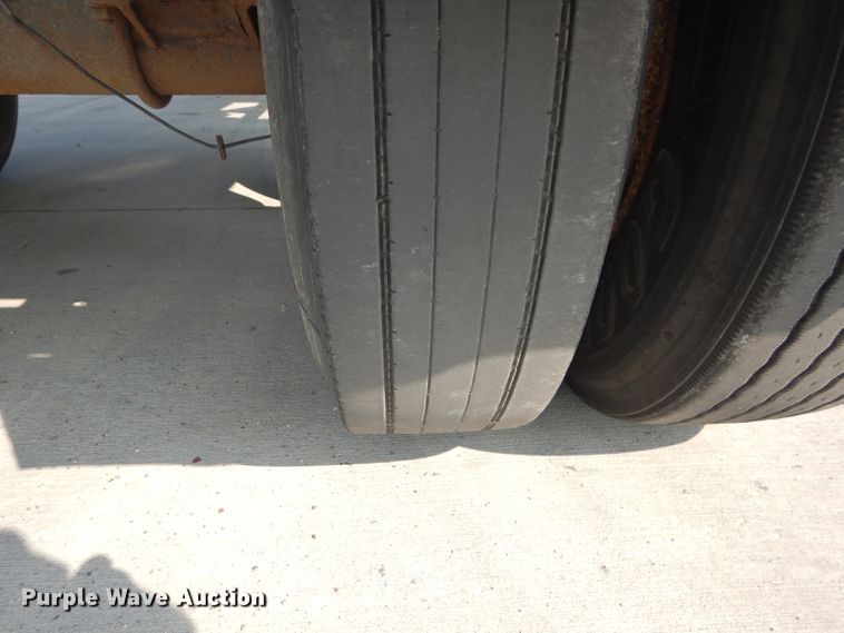 image for item DI8300 2000 Travis end dump trailer