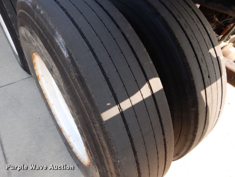 image for item DI8300 2000 Travis end dump trailer