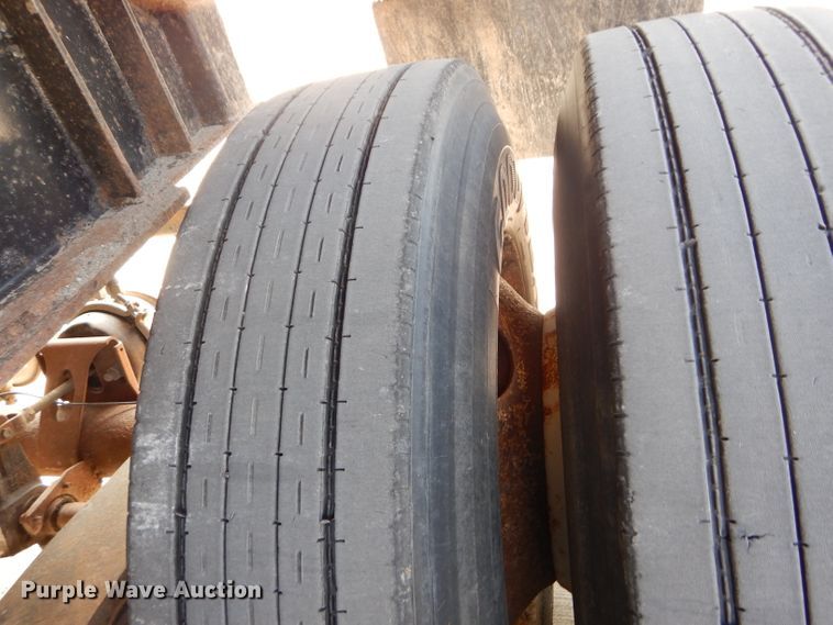 image for item DI8300 2000 Travis end dump trailer