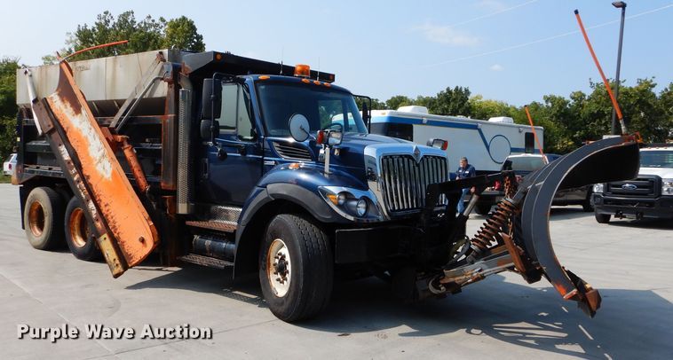 image for item DI8302 2008 International WorkStar 7400  dump truck