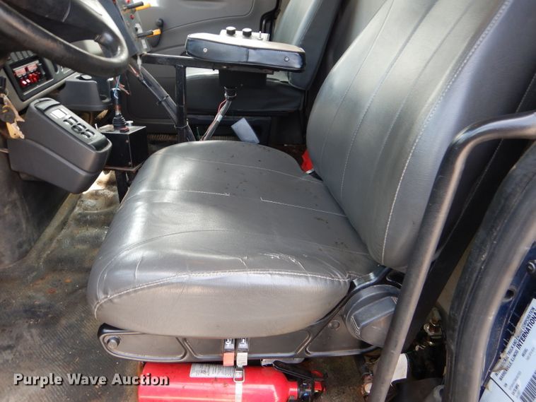 image for item DI8302 2008 International WorkStar 7400  dump truck