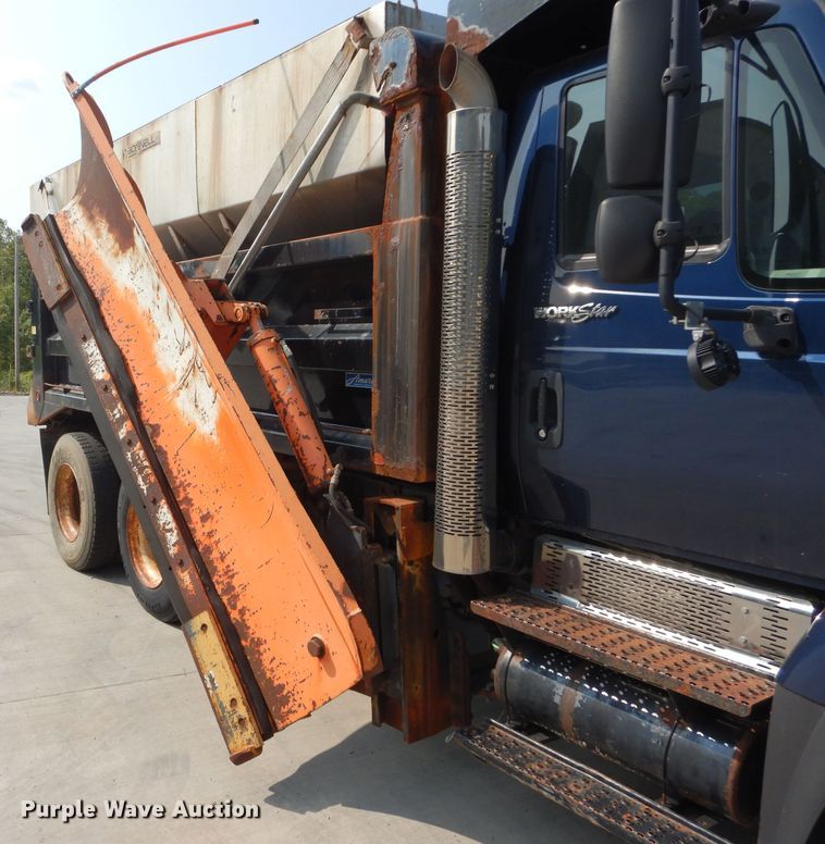 image for item DI8302 2008 International WorkStar 7400  dump truck