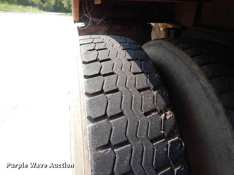 image for item DI8302 2008 International WorkStar 7400  dump truck