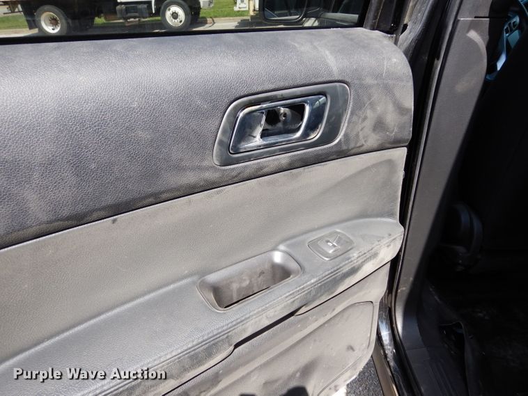 image for item DJ4445 2015 Ford Explorer Police Interceptor  SUV