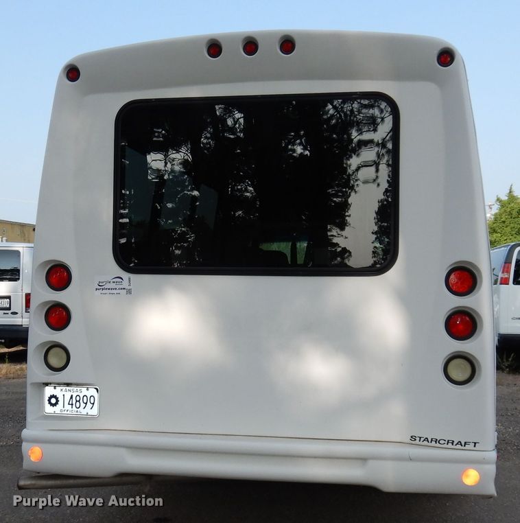 image for item DJ4491 2009 Ford E350 Super Duty  shuttle bus