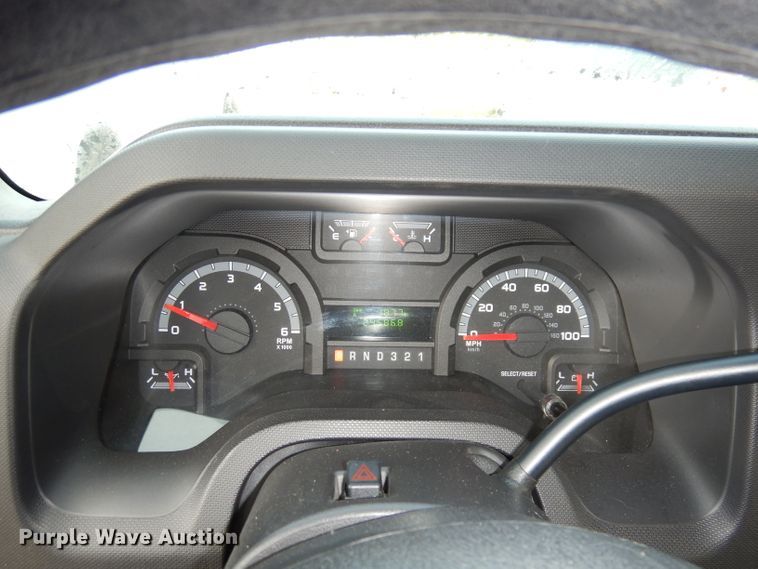 image for item DJ4491 2009 Ford E350 Super Duty  shuttle bus