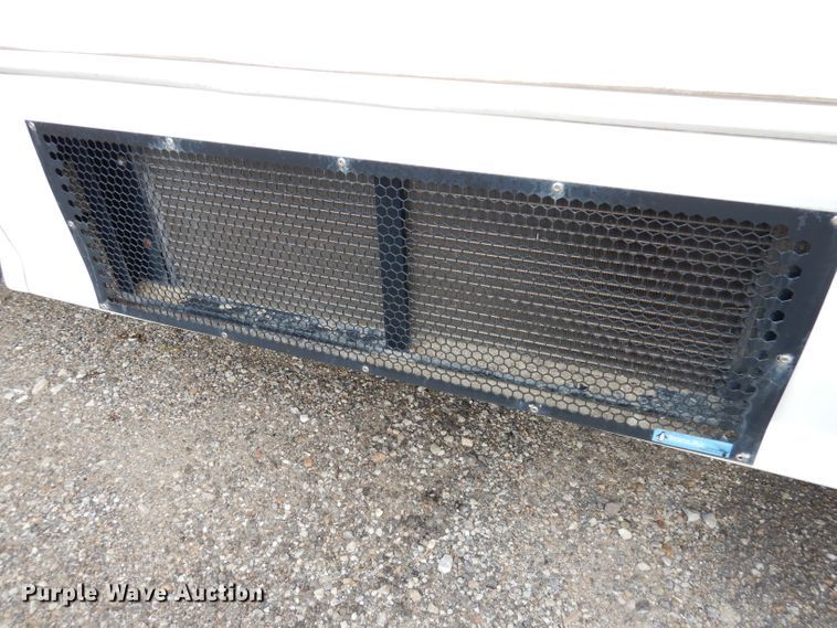 image for item DJ4491 2009 Ford E350 Super Duty  shuttle bus