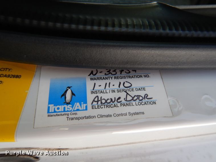 image for item DJ4491 2009 Ford E350 Super Duty  shuttle bus