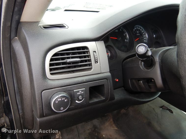 image for item DJ6749 2013 Chevrolet Tahoe Police  SUV