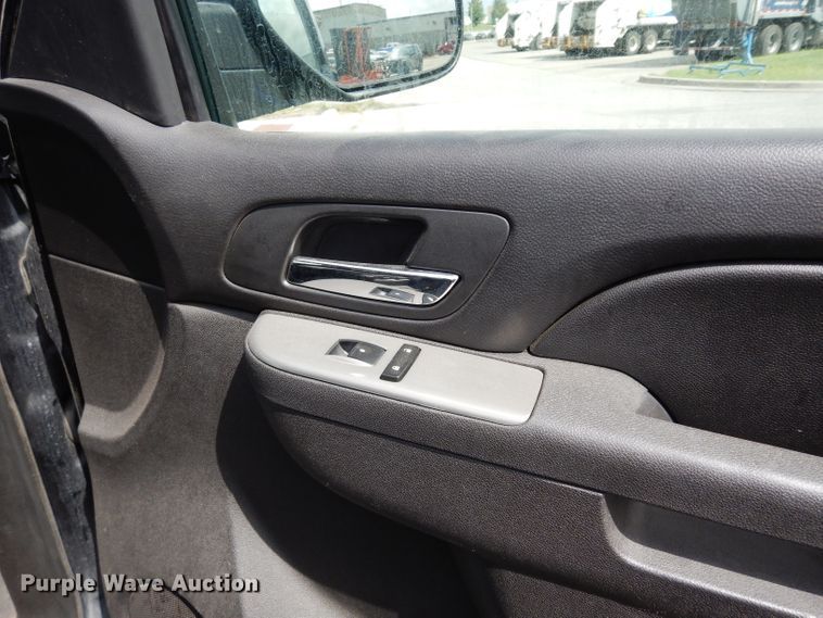 image for item DJ6749 2013 Chevrolet Tahoe Police  SUV