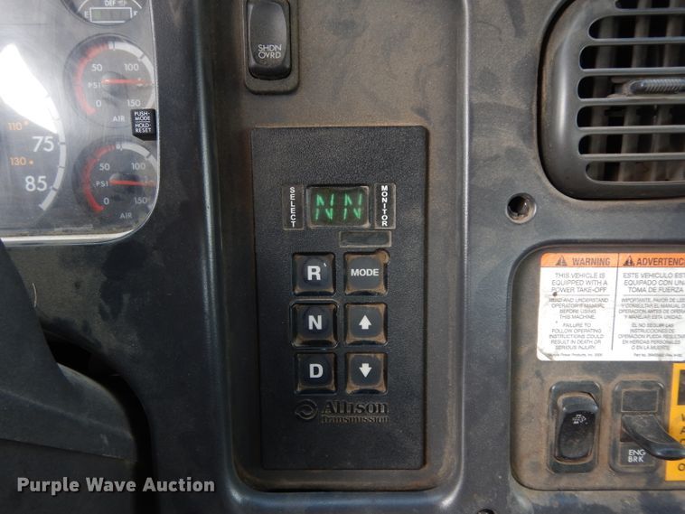 image for item DJ6750 2011 Freightliner Business Class M2  roll off container truck