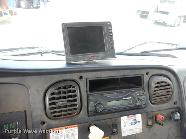 image for item DJ6750 2011 Freightliner Business Class M2  roll off container truck