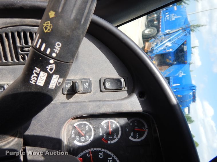 image for item DJ6750 2011 Freightliner Business Class M2  roll off container truck