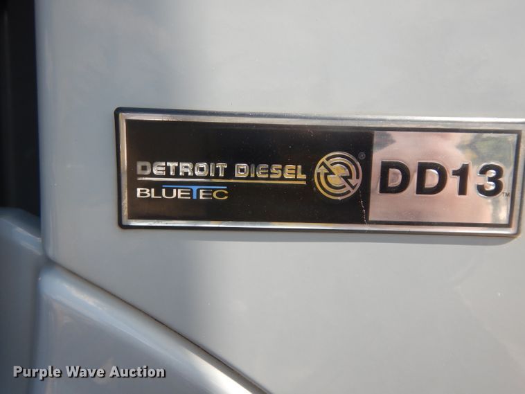 image for item DJ6750 2011 Freightliner Business Class M2  roll off container truck