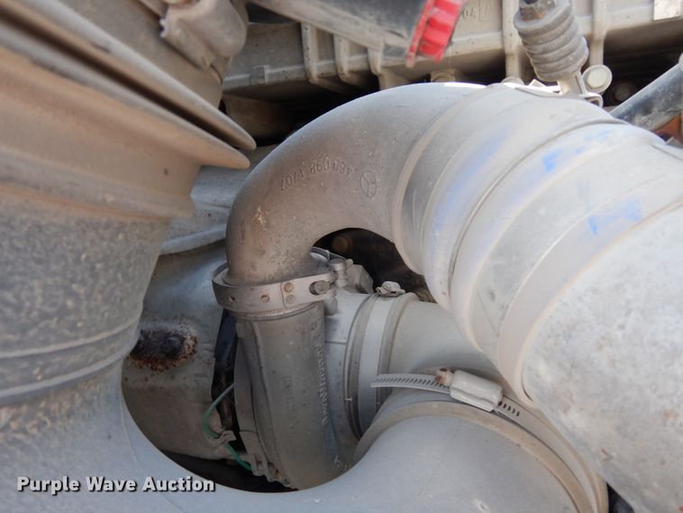 image for item DJ6750 2011 Freightliner Business Class M2  roll off container truck