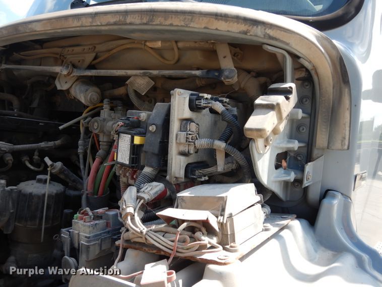 image for item DJ6750 2011 Freightliner Business Class M2  roll off container truck