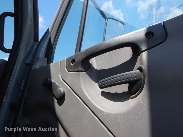 image for item DJ6750 2011 Freightliner Business Class M2  roll off container truck