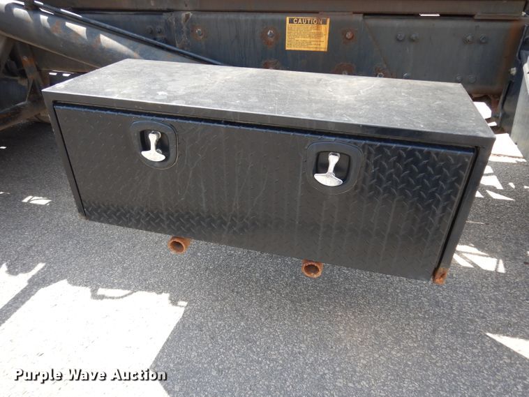 image for item DJ6750 2011 Freightliner Business Class M2  roll off container truck