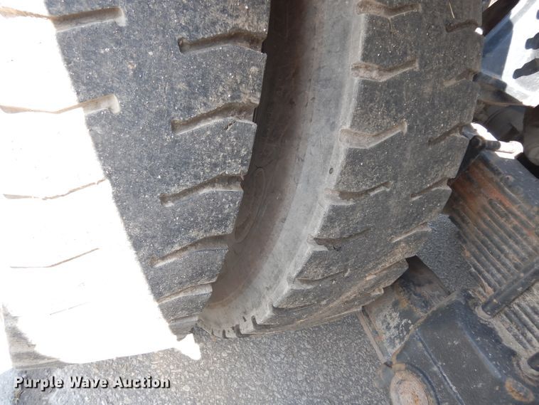 image for item DJ6750 2011 Freightliner Business Class M2  roll off container truck