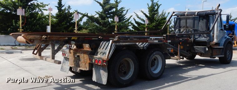 image for item DJ6751 2011 Freightliner Business Class M2  roll off container truck