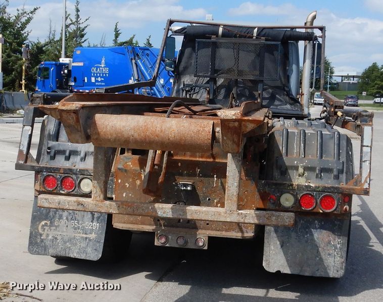 image for item DJ6751 2011 Freightliner Business Class M2  roll off container truck