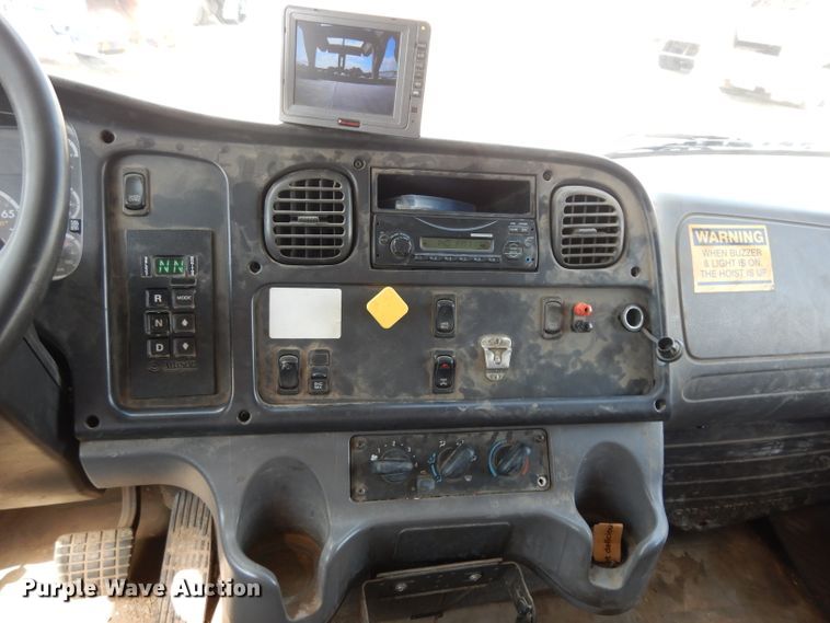 image for item DJ6751 2011 Freightliner Business Class M2  roll off container truck