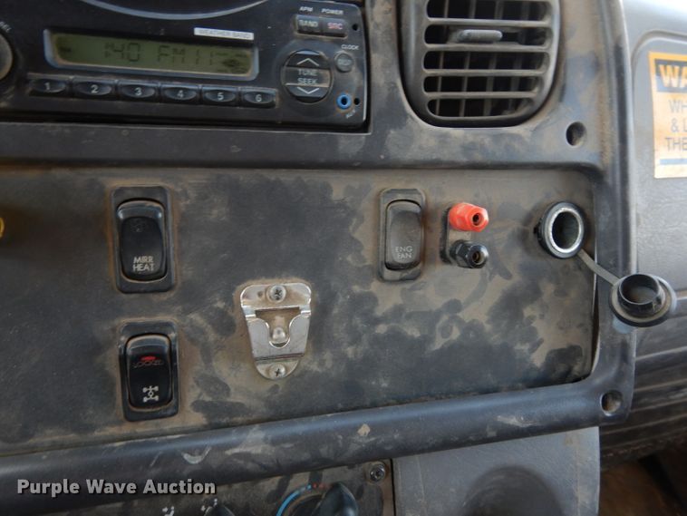 image for item DJ6751 2011 Freightliner Business Class M2  roll off container truck