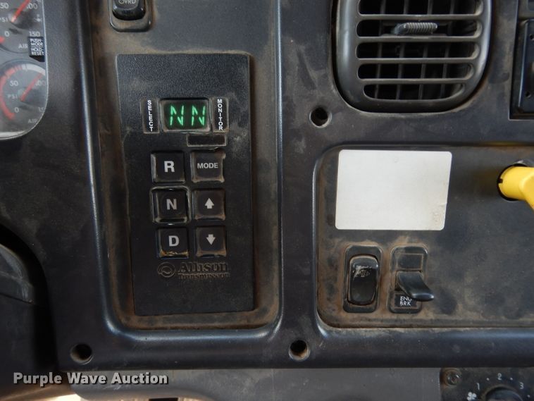 image for item DJ6751 2011 Freightliner Business Class M2  roll off container truck