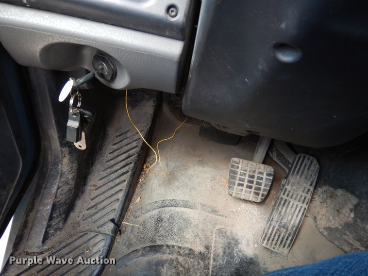 image for item DJ6751 2011 Freightliner Business Class M2  roll off container truck