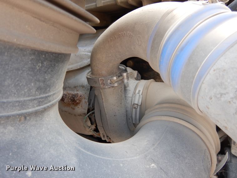 image for item DJ6751 2011 Freightliner Business Class M2  roll off container truck