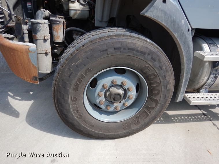 image for item DJ6751 2011 Freightliner Business Class M2  roll off container truck