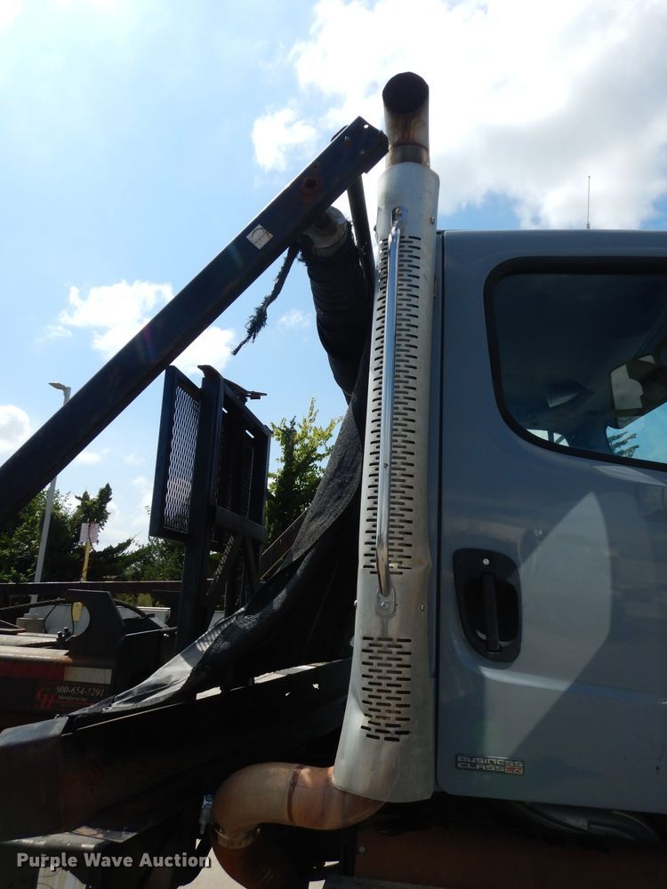 image for item DJ6751 2011 Freightliner Business Class M2  roll off container truck