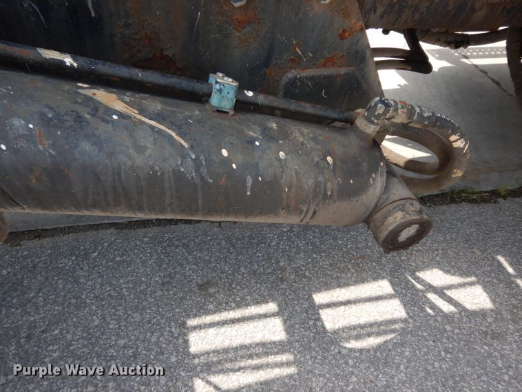 image for item DJ6751 2011 Freightliner Business Class M2  roll off container truck