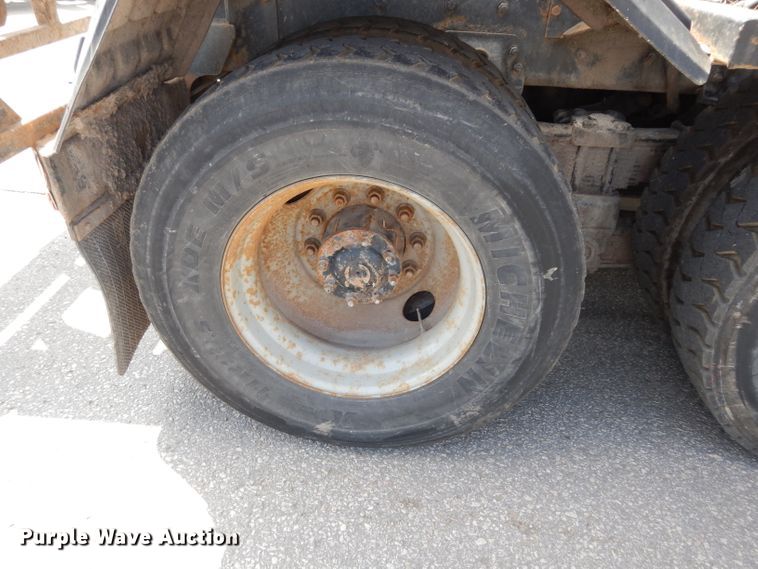 image for item DJ6751 2011 Freightliner Business Class M2  roll off container truck