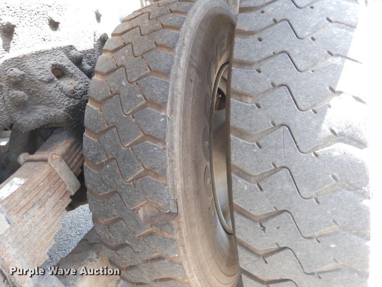 image for item DJ6751 2011 Freightliner Business Class M2  roll off container truck