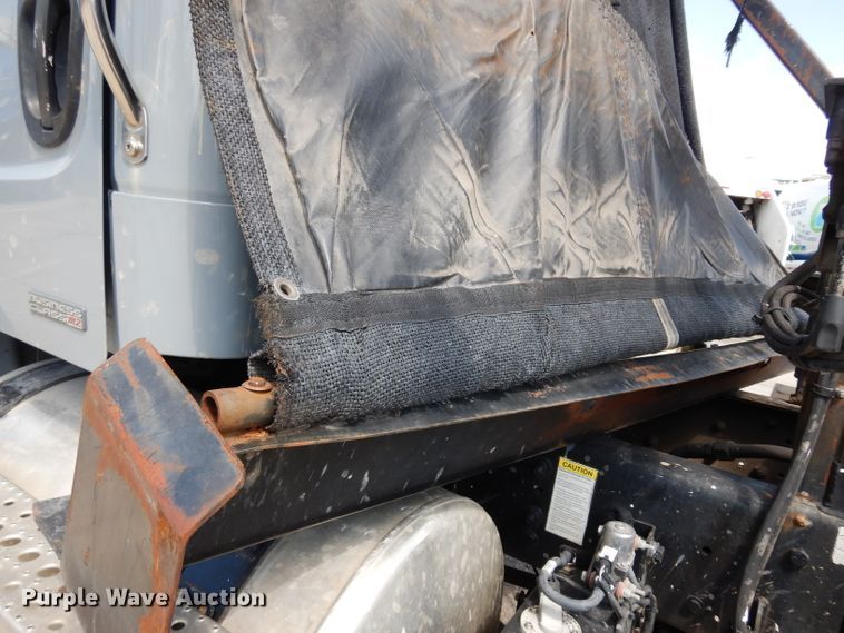 image for item DJ6751 2011 Freightliner Business Class M2  roll off container truck