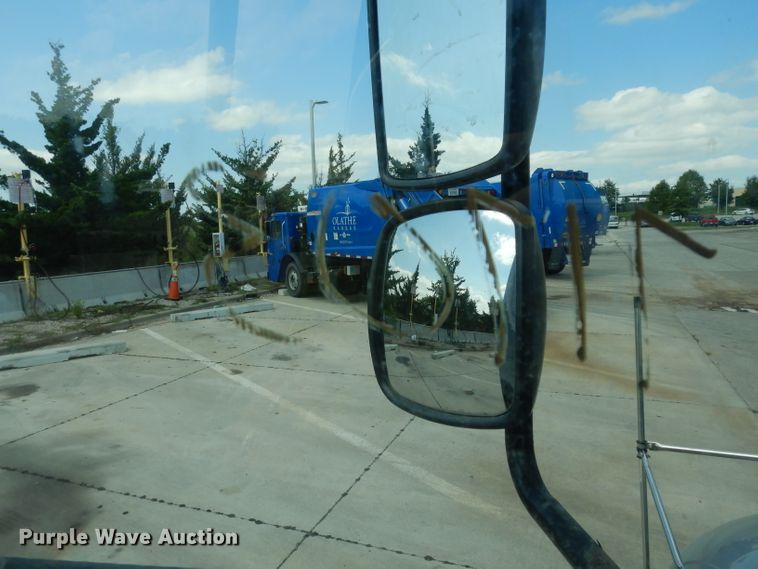 image for item DJ6751 2011 Freightliner Business Class M2  roll off container truck