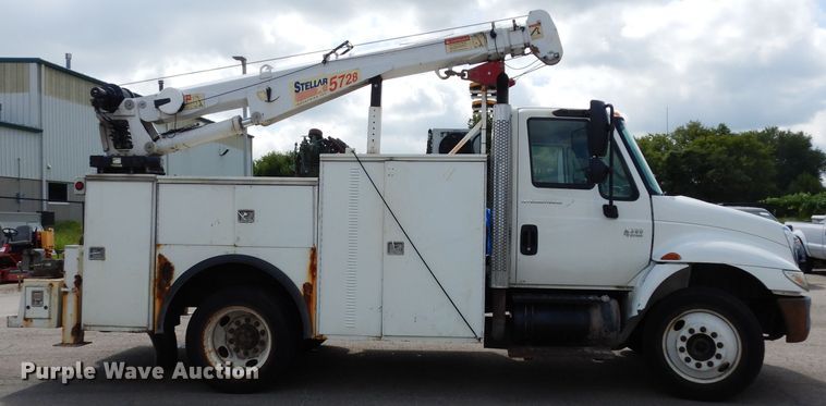 image for item DJ6752 2003 International 4300  crane truck