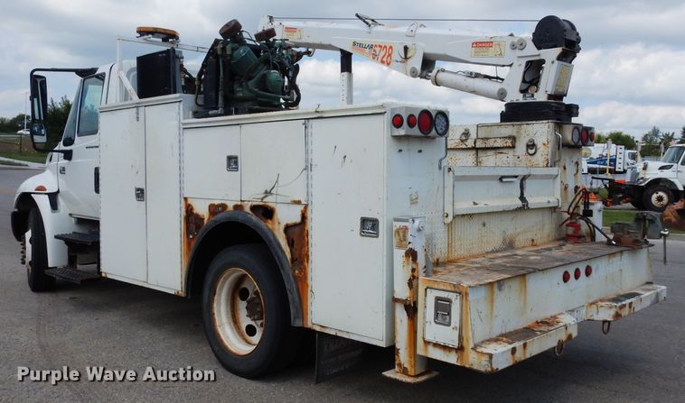 image for item DJ6752 2003 International 4300  crane truck