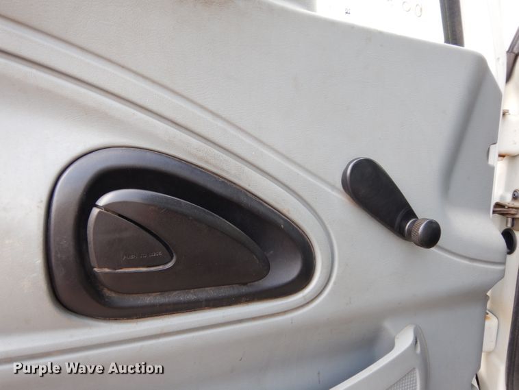 image for item DJ6752 2003 International 4300  crane truck