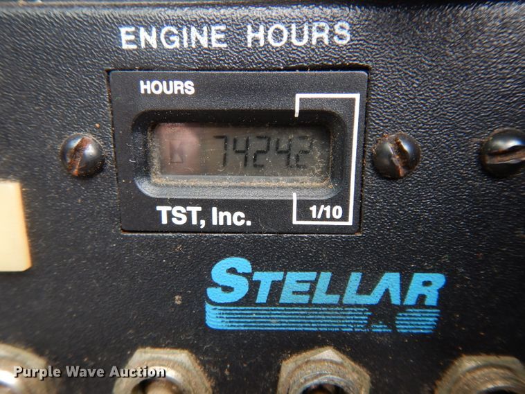 image for item DJ6752 2003 International 4300  crane truck