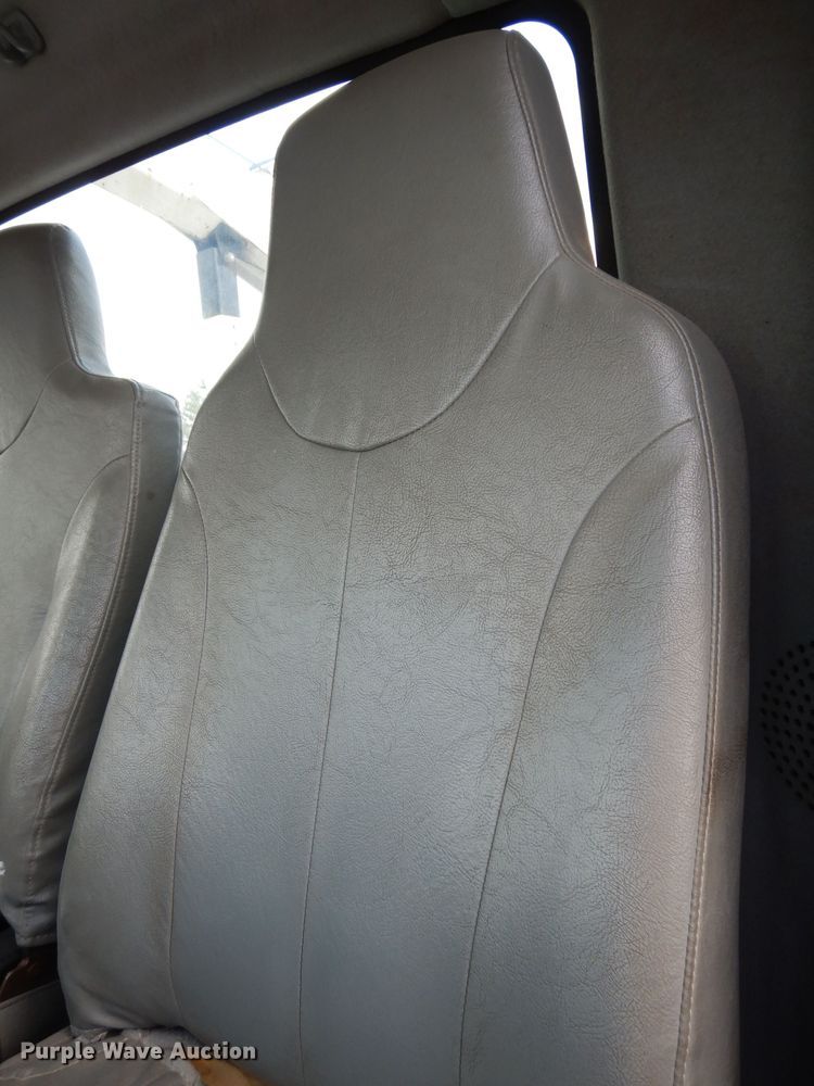 image for item DJ6752 2003 International 4300  crane truck