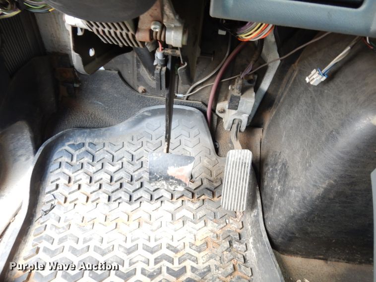 image for item DJ6752 2003 International 4300  crane truck