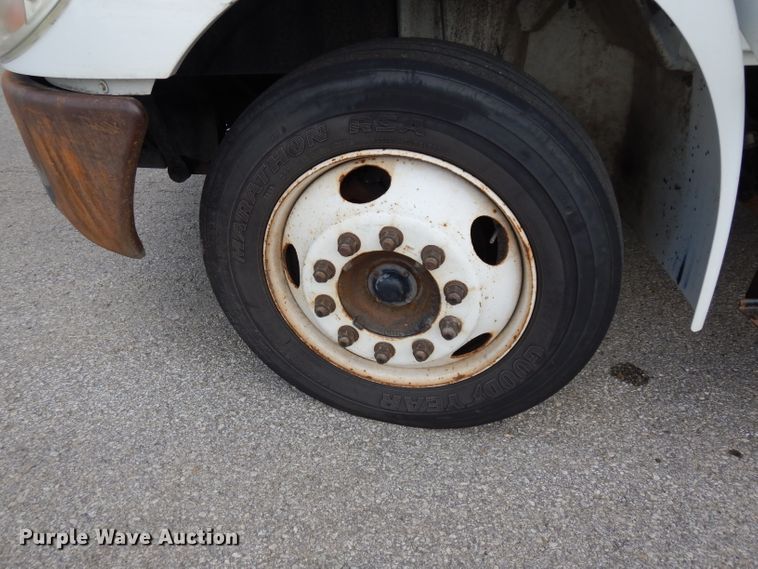 image for item DJ6752 2003 International 4300  crane truck